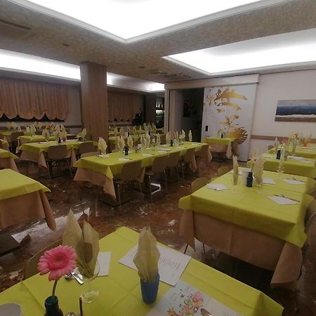 Hotel Silvana Bellaria-Igea Marina Esterno foto