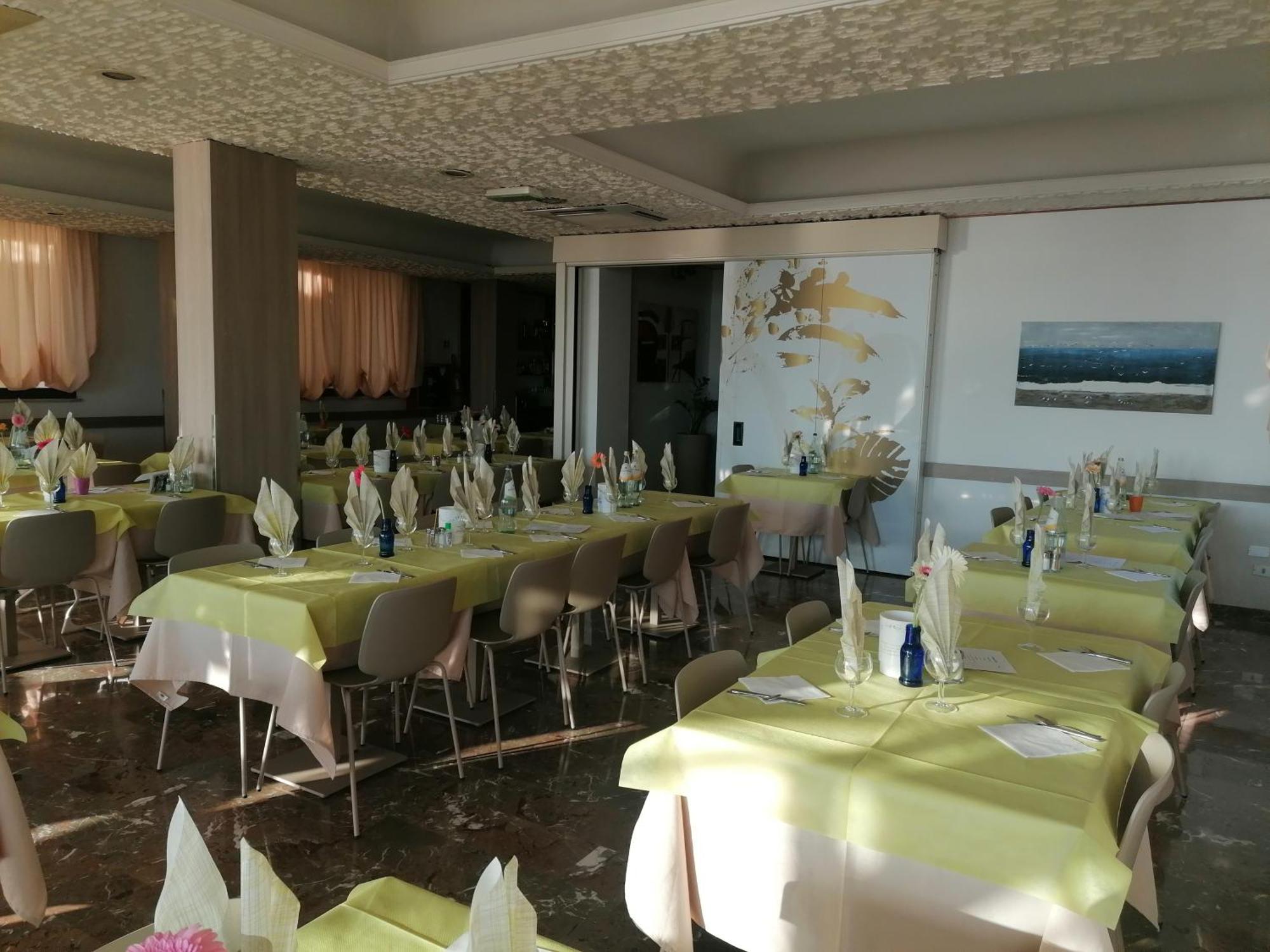 Hotel Silvana Bellaria-Igea Marina Esterno foto