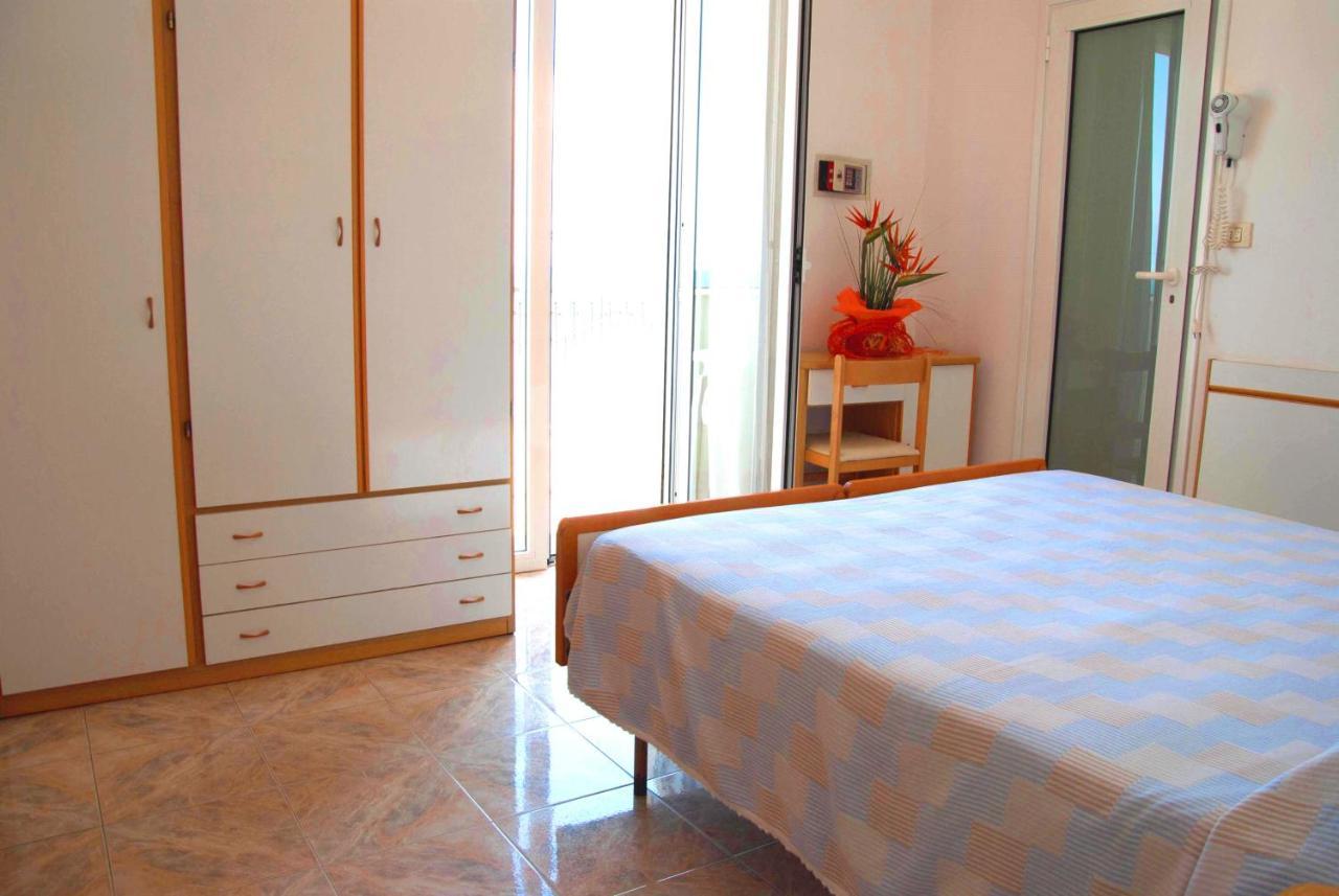 Hotel Silvana Bellaria-Igea Marina Esterno foto