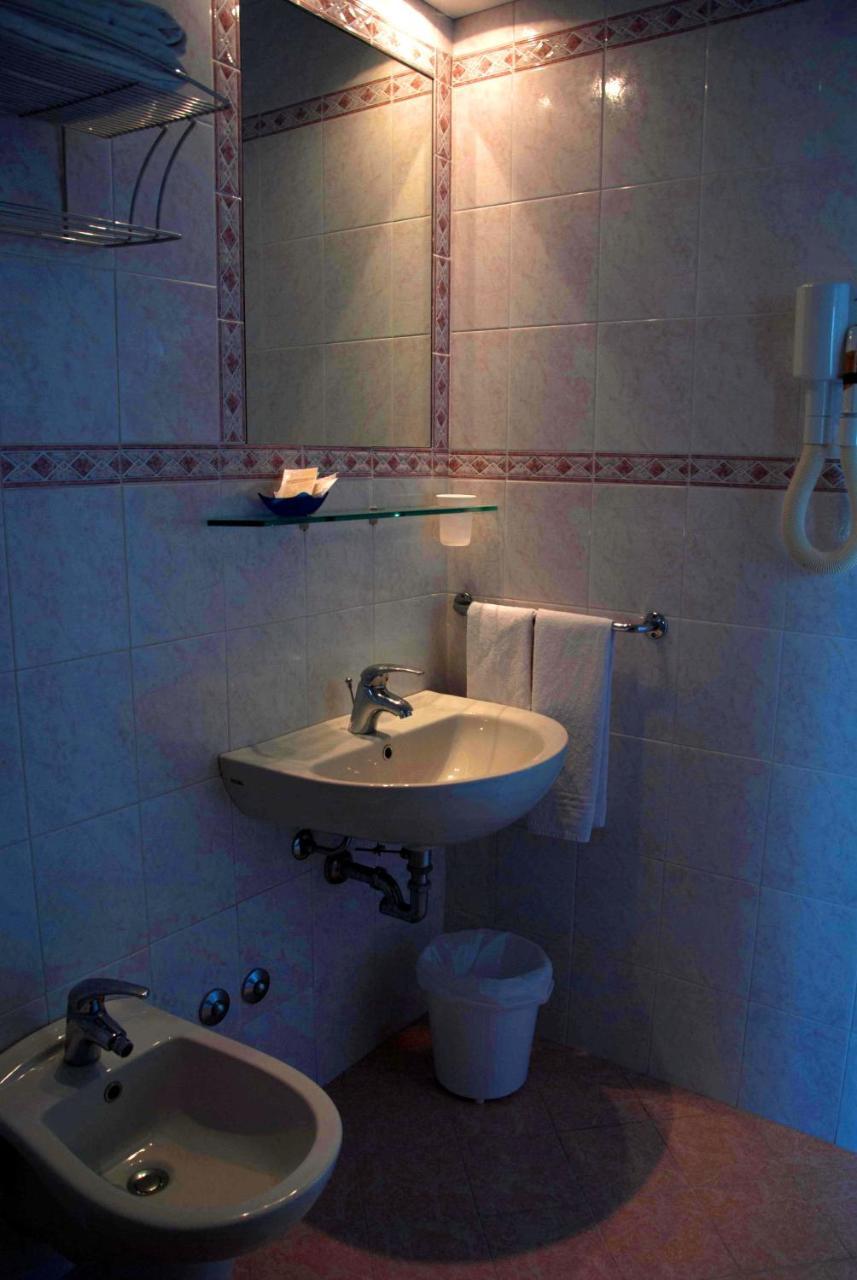 Hotel Silvana Bellaria-Igea Marina Esterno foto