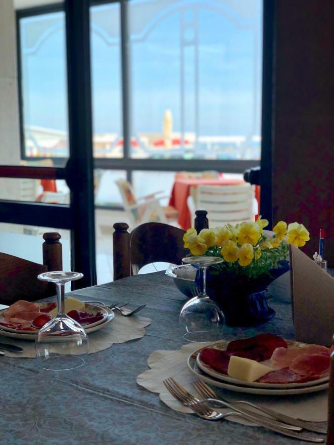 Hotel Silvana Bellaria-Igea Marina Esterno foto